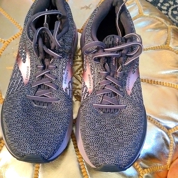 Brooks Shoes - Brooks shoes